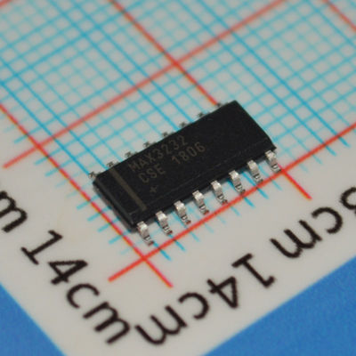 MAX3232CSE 3V-5.5V RS-232 송신기 250kbps 2Tx/2Rx ±15kV ESD 보호 0.1μA 종료 SOIC-16 -40°C ~ +85°C