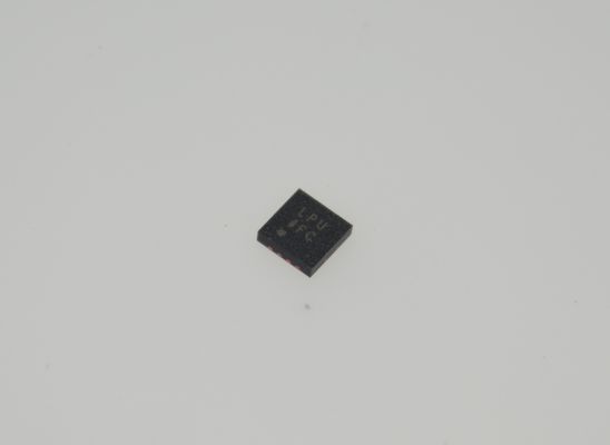 ADM7170ACPZ-3.3-R7 3.3V 2A LDO 레귤레이터 1.8-6.5V 입력 1μV RMS 노이즈 75dB PSRR LFCSP-8 -40°C ~ +125°C AEC-Q100