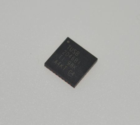 TUSB2046BIRHBR 4포트 USB 2.0 허브 컨트롤러, 12Mbps/1.5Mbps 지원, 통합 트랜시버, 3.3V 작동, 낮은 EMI, 절전 모드 및 산업용 온도 범위(-40°C ~ 85°C)