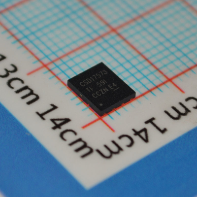 CSD17573Q5BT 40V N-채널 NexFET™ MOSFET, 1.7mΩ RDS(on), 75A 전류, 175°C 정격, 낮은 Qg, 5mm×6mm SON 패키지, AEC-Q101 인증 및 무연 설계