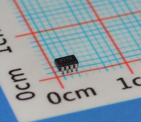 INA219AIDCNR I2C 인터페이스와 함께 고 정밀 전류/전력 모니터 0.1% 정확성 26V 범위, 낮은 오프셋 양방향 센싱 소형 SOT-23 패키지 프로그래밍 할 수 있는 캘리브레이션 및 경고