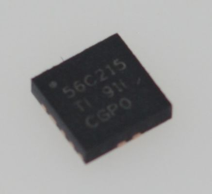 TPS56C215RNNR 15A 3.8-17V 동기 벅 변환기 0.5% 정확성 550kHz 주파수 전력 좋은 내면 보상 열 종료 및 습기가 가능한 측면