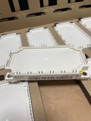 FS150R12KT4 1200V 150A 6개의 IGBT 모듈 낮은 VCE (sat) 높은 효율성 10μs 단회로 강도 통합 NTC 컴팩트 EconoPACK+ 디자인 낮은 스위칭 손실 드라이브 및 UPS에 이상적입니다