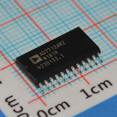 AD7712ARZ 24비트 Σ-Δ ADC 500Hz 출력 속도 낮은 소음 1.5μV SPI 인터페이스 ±5V 공급 -40°C ~ 85°C 첨단 기술 설계
