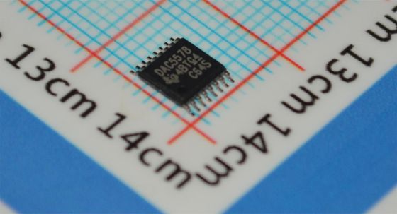 DAC5578SPWR 8-Ch 8-비트 DAC I2C 인터페이스 2.7-5.5V, 저전력 0.4mA, ±1LSB INL TSSOP-16 -40°C ~ +105°C