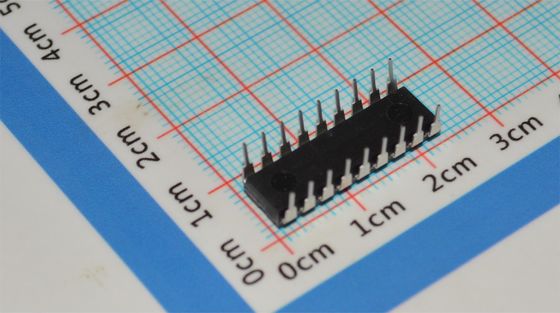 PIC16F54-I/P 8비트 RISC MCU 20MHz 512x12 플래시 25B RAM 12 I/O DIP-18 2-5.5V -40°C~125°C 저전력 <2mA