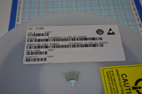 SIT8002AC-13-33E-50.00000T 50MHz MEMS 발진기 ±50ppm 안정성 1.8-3.3V 공급 2.5mA 저전력 LVPECL 출력 -40°C ~ +85°C AEC-Q100 인증