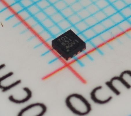 BQ294701DSGR - 과전압/부족전압 감지 기능이 있는 리튬 이온 셀 보호기, 2셀, 1µA 전류, 3.6V-10V 범위, 1ms 응답, 열 차단 및 DSBGA 패키지