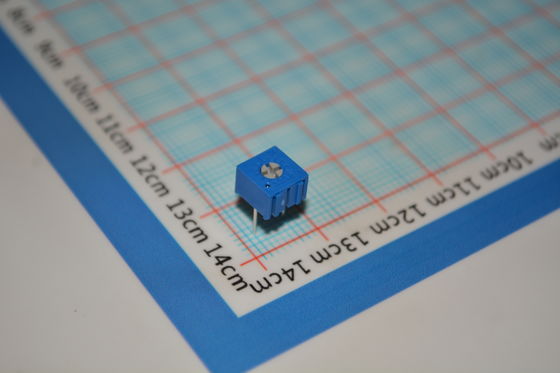 3362P-1-102LF 트리머 포텐쇼미터 1kΩ 10회전 정밀 포텐쇼미터 ±10% 허용 오차 스루홀 마운트 서멧 소자 신뢰할 수 있는 조정성 보정 및 회로 튜닝에 이상적