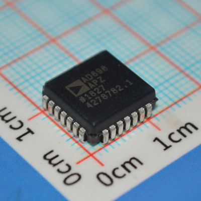 AD698APZ LVDT 신호 컨디셔너 ±12V ~ ±15V 작동 20kHz 대역폭 0.25% 선형성 단일 / 이중 공급 위치 감지 및 모션 제어용 산업 온도 범위