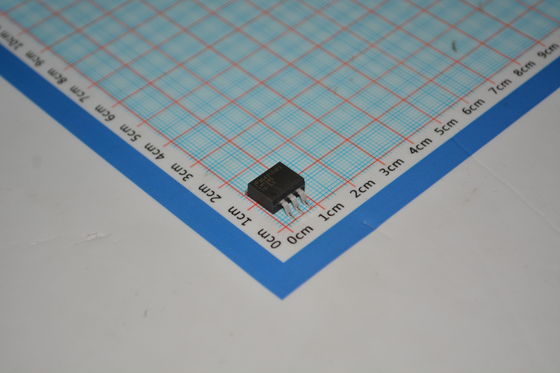 LM1085ISX-3.3 3.3V 고정 3A 출력 저출력 (1.5V) 열 및 전류 보호 TO-263 패키지 4.75V-15V 입력 빠른 반응 산업 온도 (-40°C ~ +125°C)