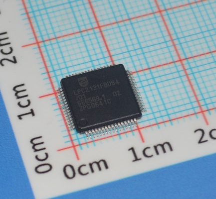 LPC2131FBD64/01,15 ARM7 MCU 32비트 RISC 코어 64KB 플래시 16KB 램 60MHz 속도 USB 2.0 2x UART 64-LQFP -40°C ~ +85°C 산업용