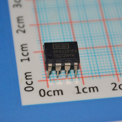 OPA2251PA 정밀 듀얼 연산 증폭기, 10MHz 대역폭, 낮은 0.5μV/°C 드리프트, 1.1μVpp 노이즈, 레일-투-레일 출력, ±2.25V ~ ±18V 전원 공급 및 8핀 DIP 패키지