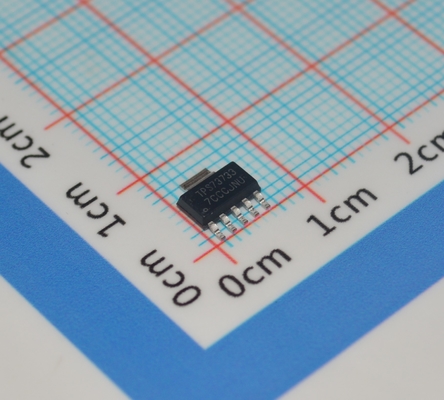 TPS73733DCQ 3.3V 1A 초저잡음(30μVRMS) LDO, 높은 PSRR(75dB), 1% 정확도, 낮은 드롭아웃(310mV), 활성화 핀, 1μF 세라믹으로 안정, TO-263 패키지의 전류/열 보호 기능