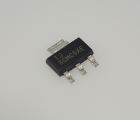 TLV1117LV33DCYR 800mA LDO 3.3V 고정 출력 1% 정확도 낮은 드롭아웃 전압 과전류 및 열 보호 -40°C ~ 125°C 세라믹 커패시터로 안정 SOT-223 패키지