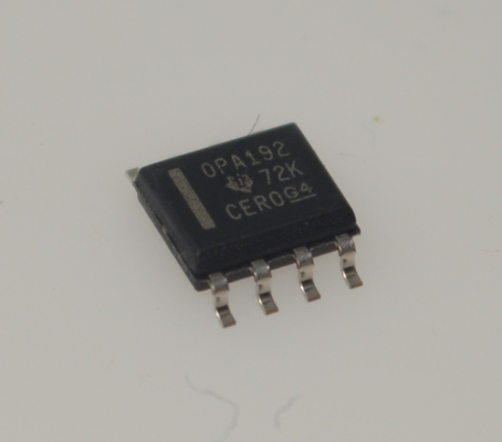 OPA192IDR 25μV 오프셋 0.2μV/°C 드리프트 10MHz GBW 20V/μS SR 1.1kHz 1/f 소음 RRO CMOS 입력 2.2nA Ib SOIC-8 패키지