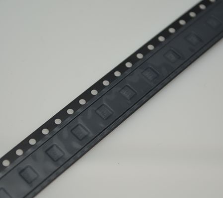 TPS63070RNMR 벅-부스트 컨버터 2.5-12V 입력 2A 스위치 96% 효율 1.8-5.5V 조절 가능 출력 전력 절약 모드 25µA IQ 강제 PWM 3x3mm QFN 패키지