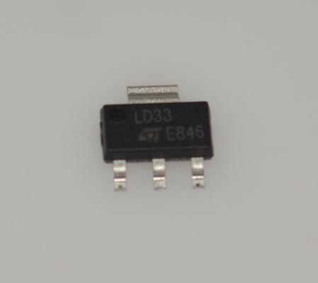 LD1117S33CTR 3.3V LDO 전압 조정기, 1A 출력, 낮은 드롭아웃 전압, 높은 정확도, 과전류 및 열 보호, 세라믹 커패시터로 안정, SOT-223 패키지