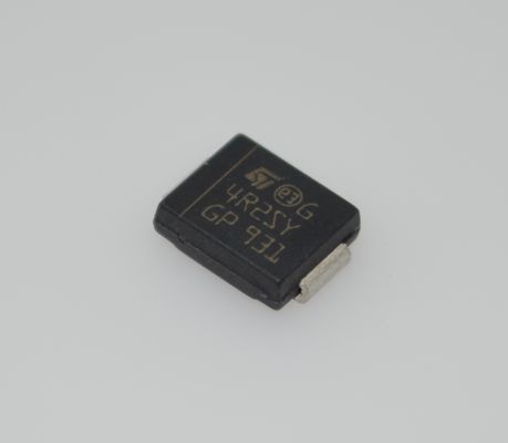 초고속 75ns STTH4R02SY 4A 200V 전력 정정기 매우 낮은 Vf and Qrr 고온 작동 AEC-Q101 자격 하로겐 자유 ESD 견고한 DPAK 패키지