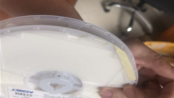 C0603C221J5GACTU 220pF 50V C0G/NP0 0603 MLCC 5%의 허용율을 갖춘 초 안정성 높은 주파수 낮은 손실 -55°C ~ +125°C 범위 및 RoHS 준수