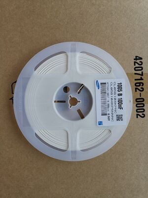 미니어처 0402 X5R MLCC 0.1μF 고 용량 16V 등급 고 주파수 안정성 낮은 ESR RoHS 컴플라이언스 고급 분리 및 필터링에 대한 우수한 신뢰성