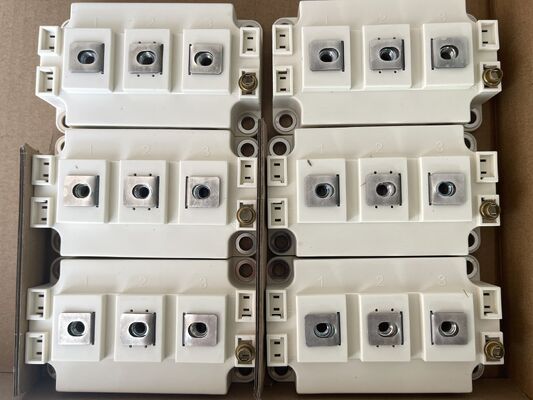 SKM400GAR12E4 1200V 400A IGBT 모듈, 낮은 Vce(sat), 높은 단락 회로 내성, 낮은 스위칭 손실, 높은 절연, 산업 등급, 태양광 인버터 및 고전력 UPS용