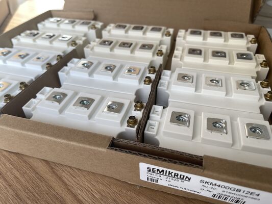 SKM400GB12E4 1200V 400A IGBT 모듈 낮은 Vce(sat) 높은 단락 회로 견고성 낮은 스위칭 손실 높은 절연 산업 등급 모터 드라이브 및 산업용 UPS