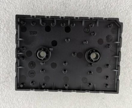 35ACC12F4V1 12V 3.5A 자동차 PNP 트랜지스터 낮은 VCE (sat) 250mV 높은 전류 증가 SOT-223 패키지 AEC-Q101 차량의 부하 전환 및 모터 제어에 적합