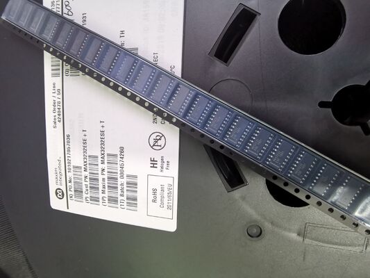MAX3232ESE+T 3.0V ~ 5.5V RS-232 트랜시버 2 드라이버/2 수신기 ±15kV ESD 보호 저전력 250kbps 배터리 및 산업 시스템용 데이터 속도