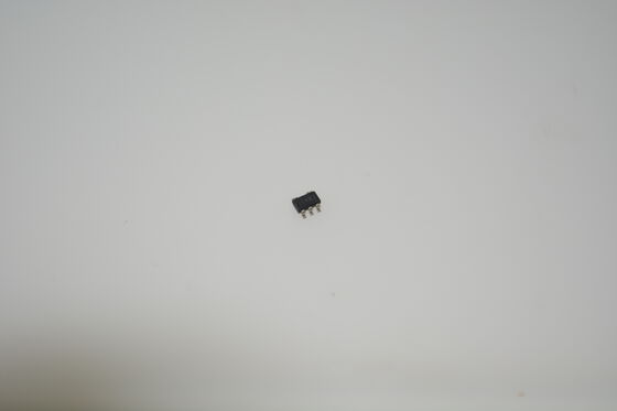 TLV6001IDBVR 1.8V ~ 5.5V 레일-레일 오프 앰프 저전력 10μA 1kHz GBW 마이크로 SOT-23 패키지 배터리 전동 센서 및 휴대용 장치