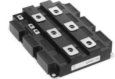 CM900HC-90H 900V 900A 고전류 IGBT 모듈 낮은 VCE(sat) 2.7V 높은 단락 회로 견고성 낮은 스위칭 손실 높은 절연성 중공업 드라이브 및 메가 UPS용