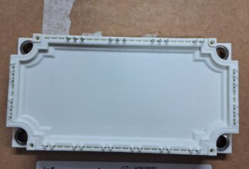 FS150R12KT4 1200V 150A 6개의 IGBT 모듈 낮은 VCE (sat) 높은 효율성 10μs 단회로 강도 통합 NTC 컴팩트 EconoPACK+ 디자인 낮은 스위칭 손실 드라이브 및 UPS에 이상적입니다