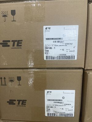 282105-1 3 위치 5.0mm Pitch Wire-to-Board Header 수직 구멍을 통해 덮인 마찰 잠금 양극화 9A 등급 전원 공급 및 산업 제어