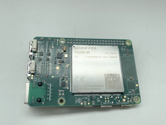 SC200EWFDA-G55-UNNNA SMD 알루미늄 전해 커패시터 200V 정격 105°C 저임피던스 장수명 고리플 -40 ~ +105°C 전원 및 LED용