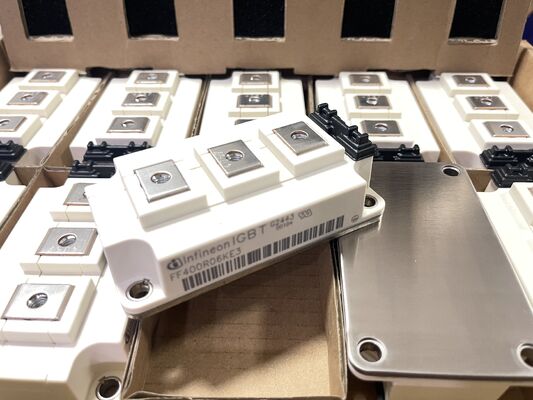 FF400R06KE3HOSA1 600V 400A IGBT 하프 브리지 모듈 트렌치 스톱 기술 인버터 및 드라이브에 견고한 낮은 VCEsat 고속 스위칭