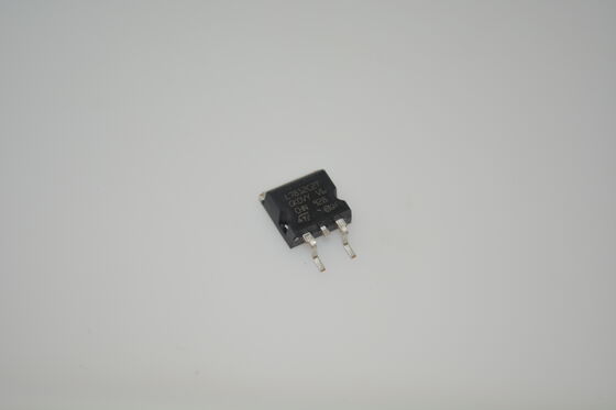 L7812CD2T 12V 1A 선형 전압 조절기 고정 출력 열 과부하 보호 단전 보호 전류 제한 TO-263 패키지 지역 전력 공급 규제